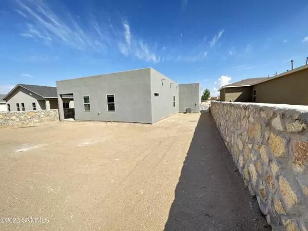 Las Cruces, NM 88001,3826 Silverado Loop