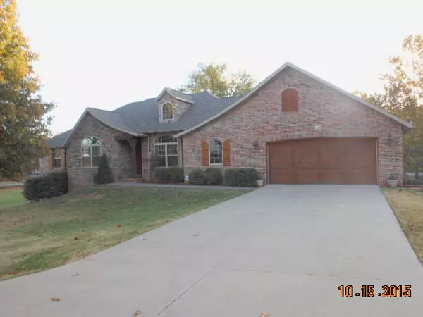 716 North Dogwood Street, Strafford, MO 65757