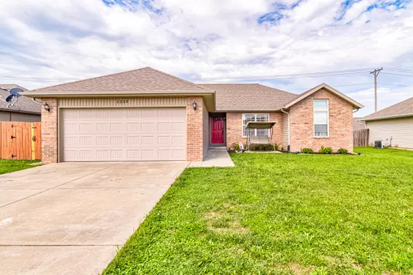 1239 North Andre Avenue, Republic, MO 65738