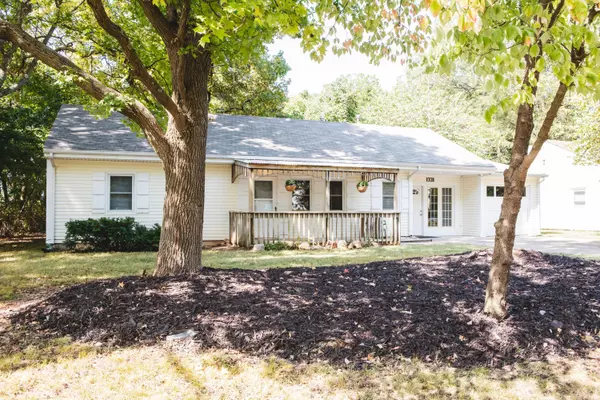 1331 South Willow Ln Avenue, Springfield, MO 65804