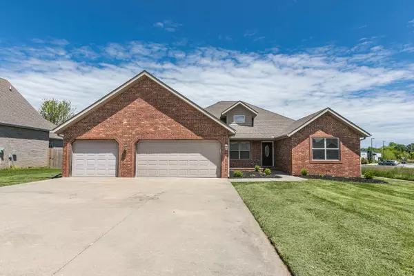 108 Deer Run, Willard, MO 65781