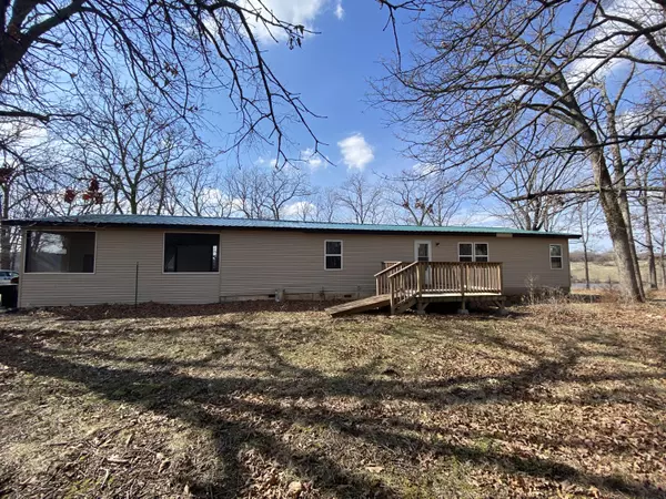 10225 Southeast 1075 Road, Collins, MO 64738