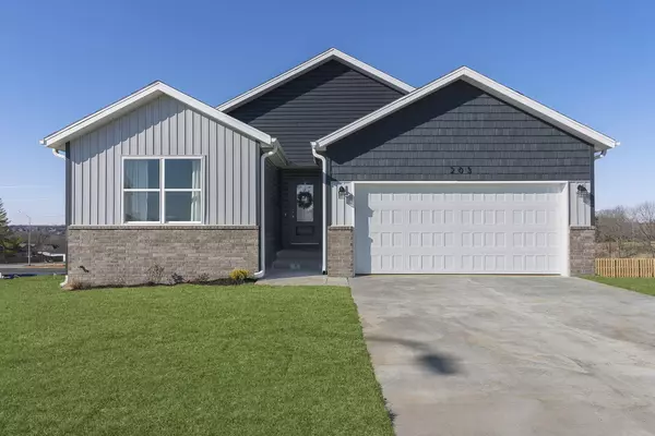 1133 East Manitou Court, Nixa, MO 65714