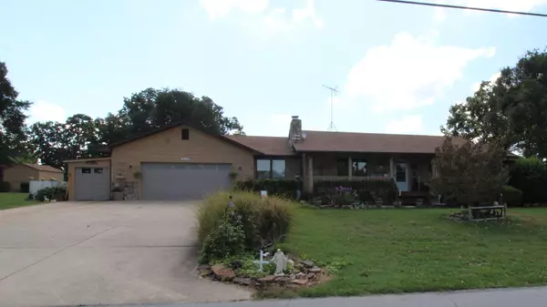 222 South Lakeshore Drive, Blue Eye, MO 65611