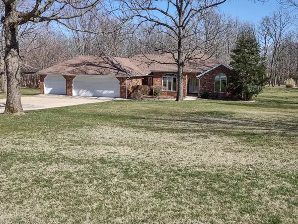 1620 Briarwood Drive, Marshfield, MO 65706