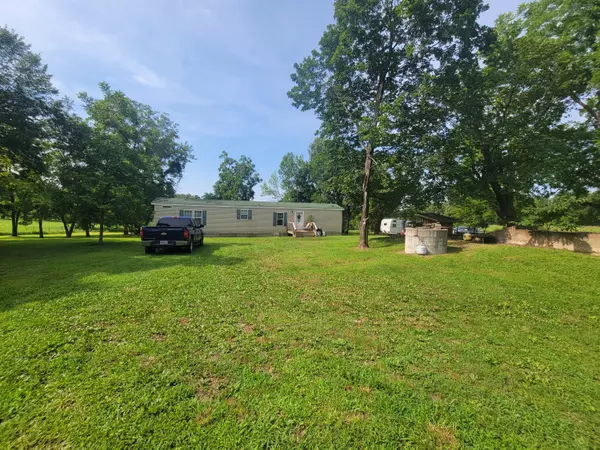 6674 State Highway O, Udall, MO 65766