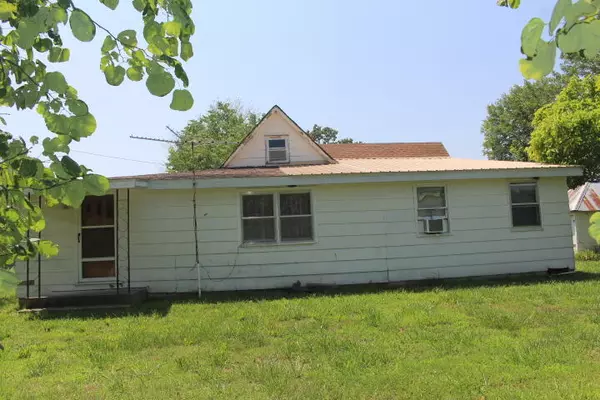 209 East 370th Road, Dunnegan, MO 65640