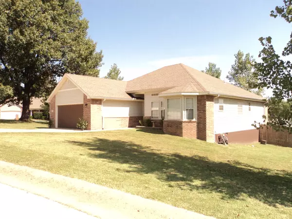 Neosho, MO 64850,1704 Rosewood Drive