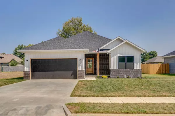 708 Dean Lane, Republic, MO 65738