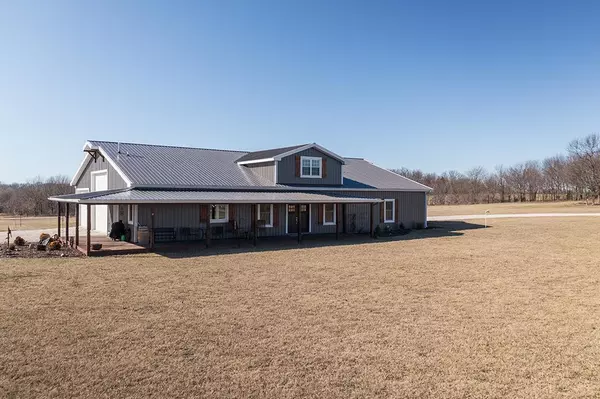 795 East 446th Road, Bolivar, MO 65613