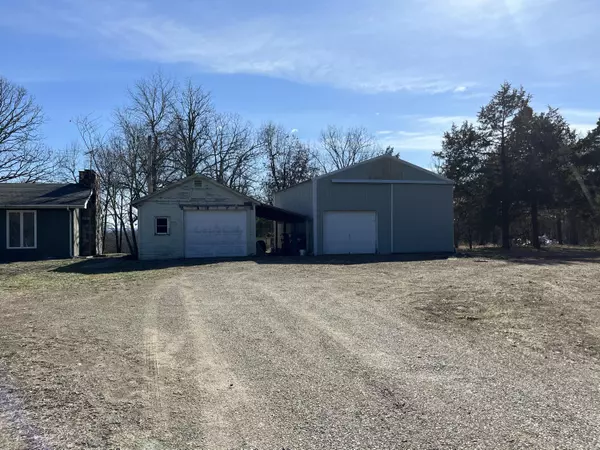 Theodosia, MO 65761,890 County Road 644