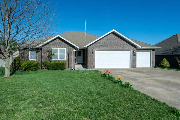 199 Sparrow Lane, Willard, MO 65781