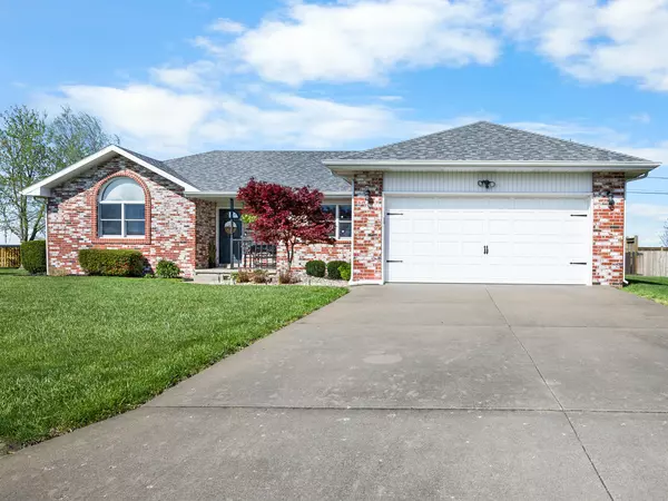 1635 South Sunset Avenue, Bolivar, MO 65613