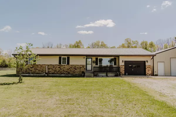 12244 Nodaway Lane,  Plato,  MO 65552