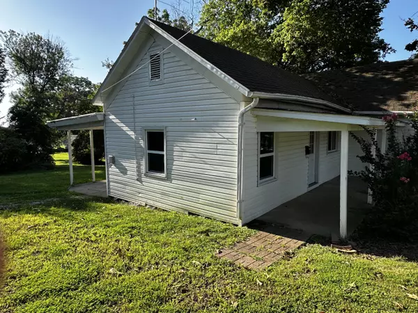 West Plains, MO 65775,402 Johnson Street