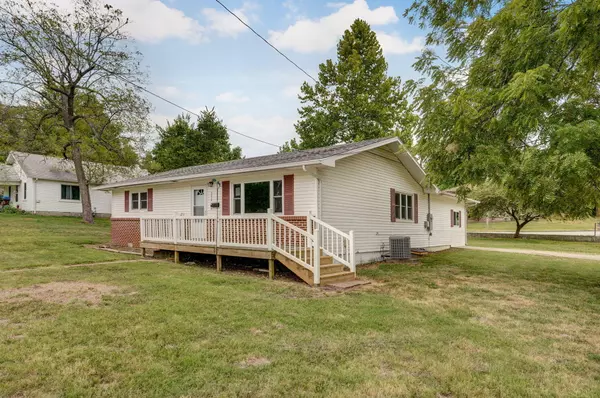 332 West Water Street, Mt Vernon, MO 65712