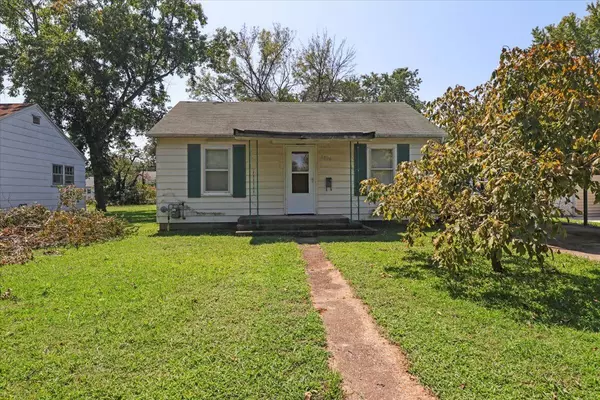 West Plains, MO 65775,1006 5th Street