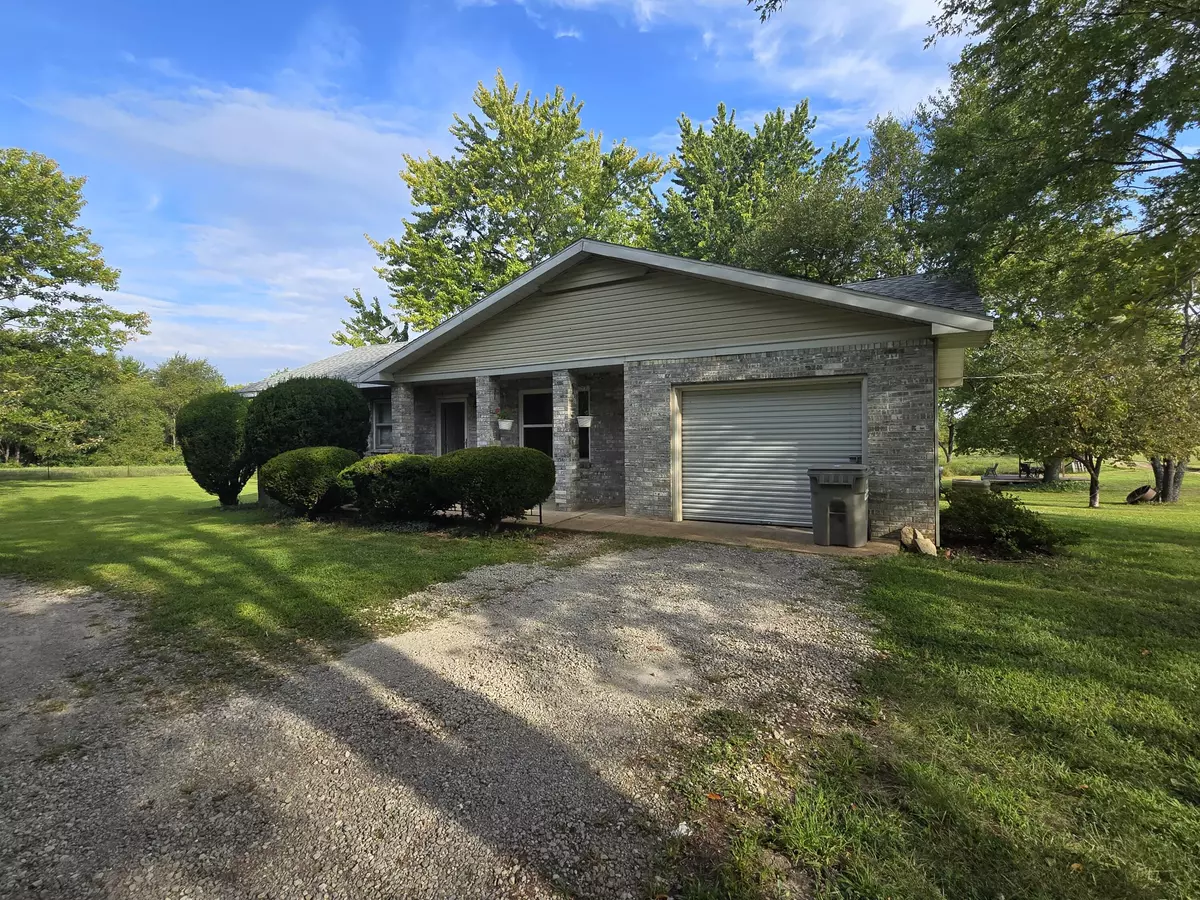 Lebanon, MO 65536,16429 Foxtail Road