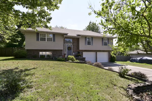 1239 Robins Nest Hill, Mt Vernon, MO 65712