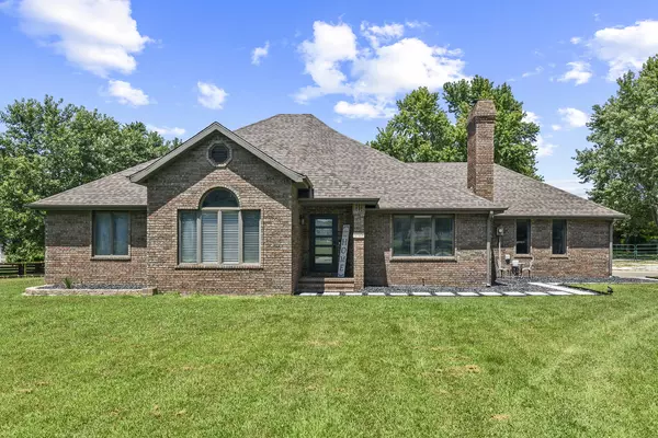 1705 East Lakecrest Drive, Ozark, MO 65721