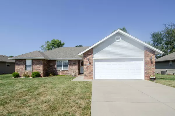 343 East Whitethorn Drive, Republic, MO 65738