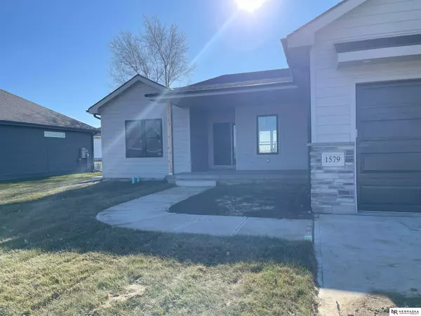 Plattsmouth, NE 68048,1579 Lake Ridge Drive