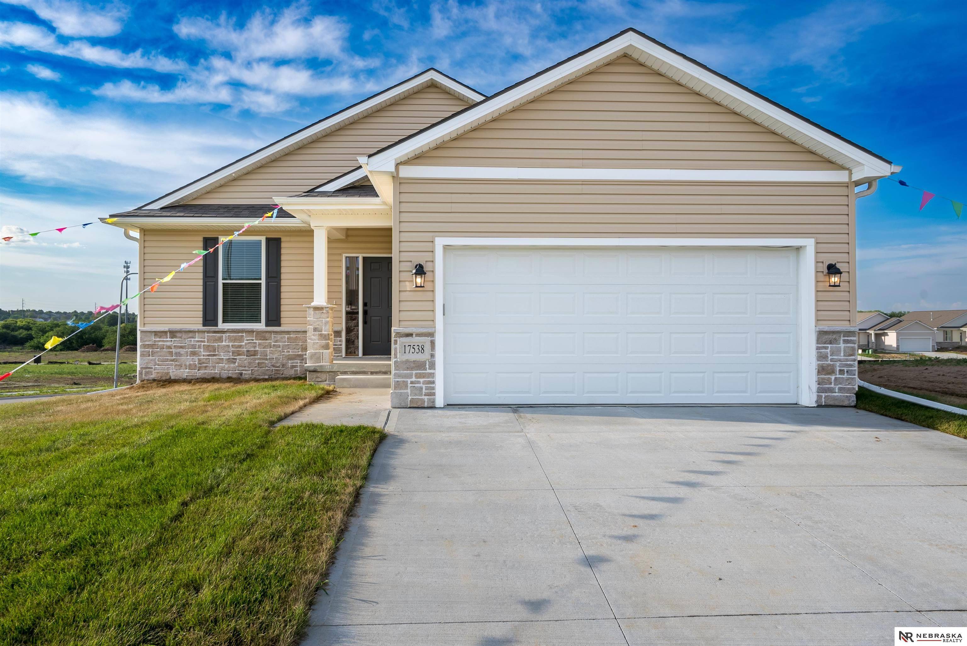 Homes for sale - 17509 Robin Drive, Omaha, NE 68136 – MLS#22217772 