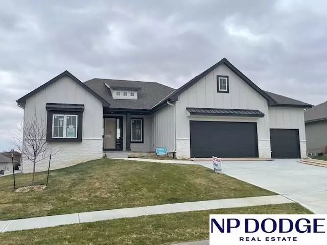 12705 S 74 Street, Papillion, NE 68046