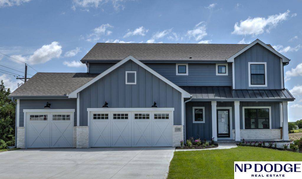 18309 George Miller Parkway, Elkhorn, NE 68022