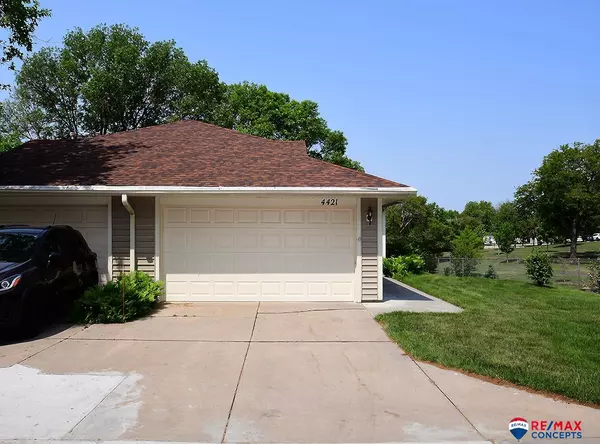 4421 Smoke Tree Hollow, Lincoln, NE 68516