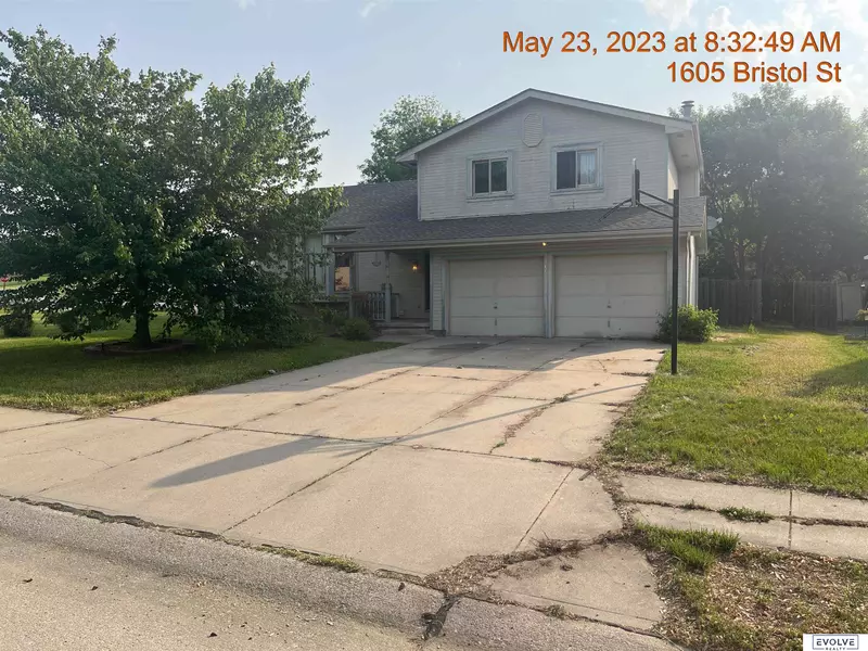 1605 Bristol Street, Papillion, NE 68046