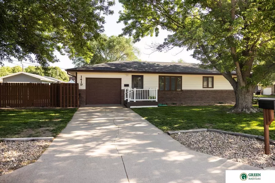 1419 E 5th Street, York, NE 68467