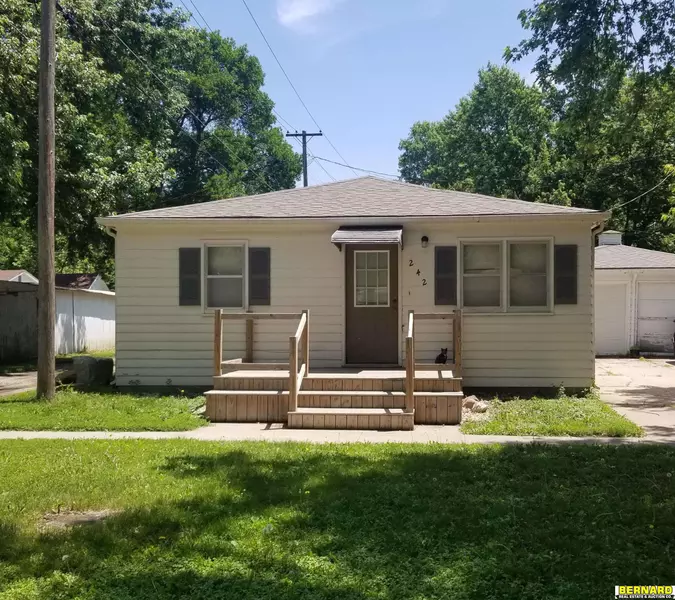 242 N 4th Street, Tecumseh, NE 68450