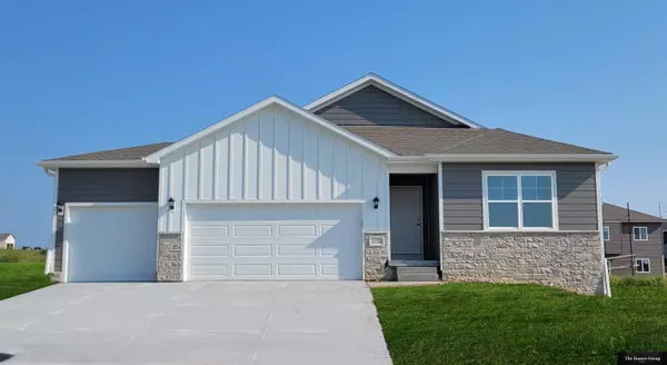 11504 Sunburst Drive, Papillion, NE 68046