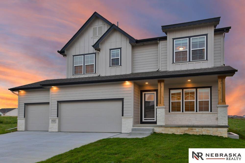 4510 S 215th Avenue, Elkhorn, NE 68022