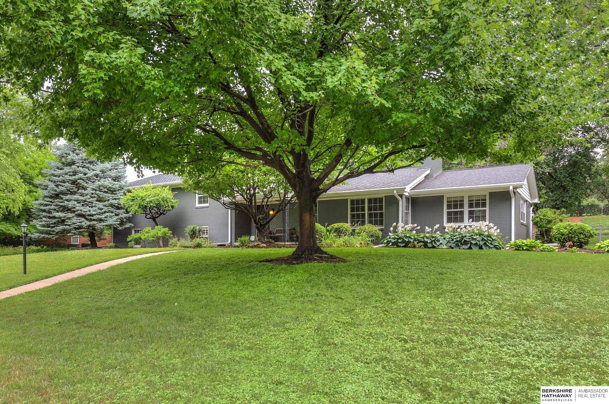 8668 Cedar Street, Omaha, NE 68124