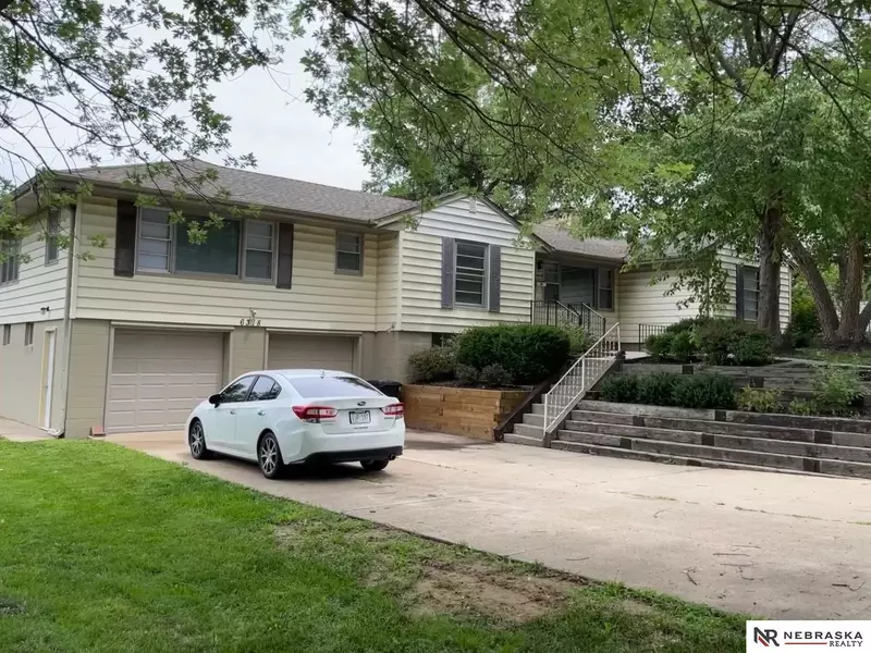 6318 Western Avenue, Omaha, NE 68132