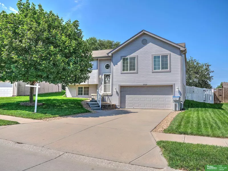 20822 Maple Street, Gretna, NE 68028