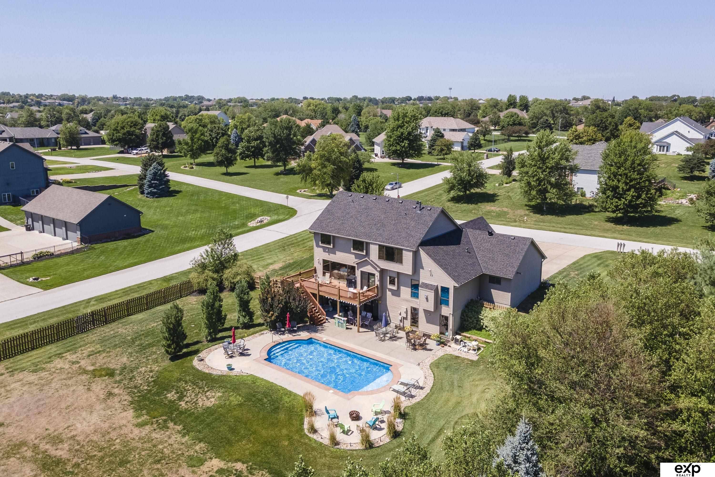 16569 Summit Street, Omaha, NE 68135