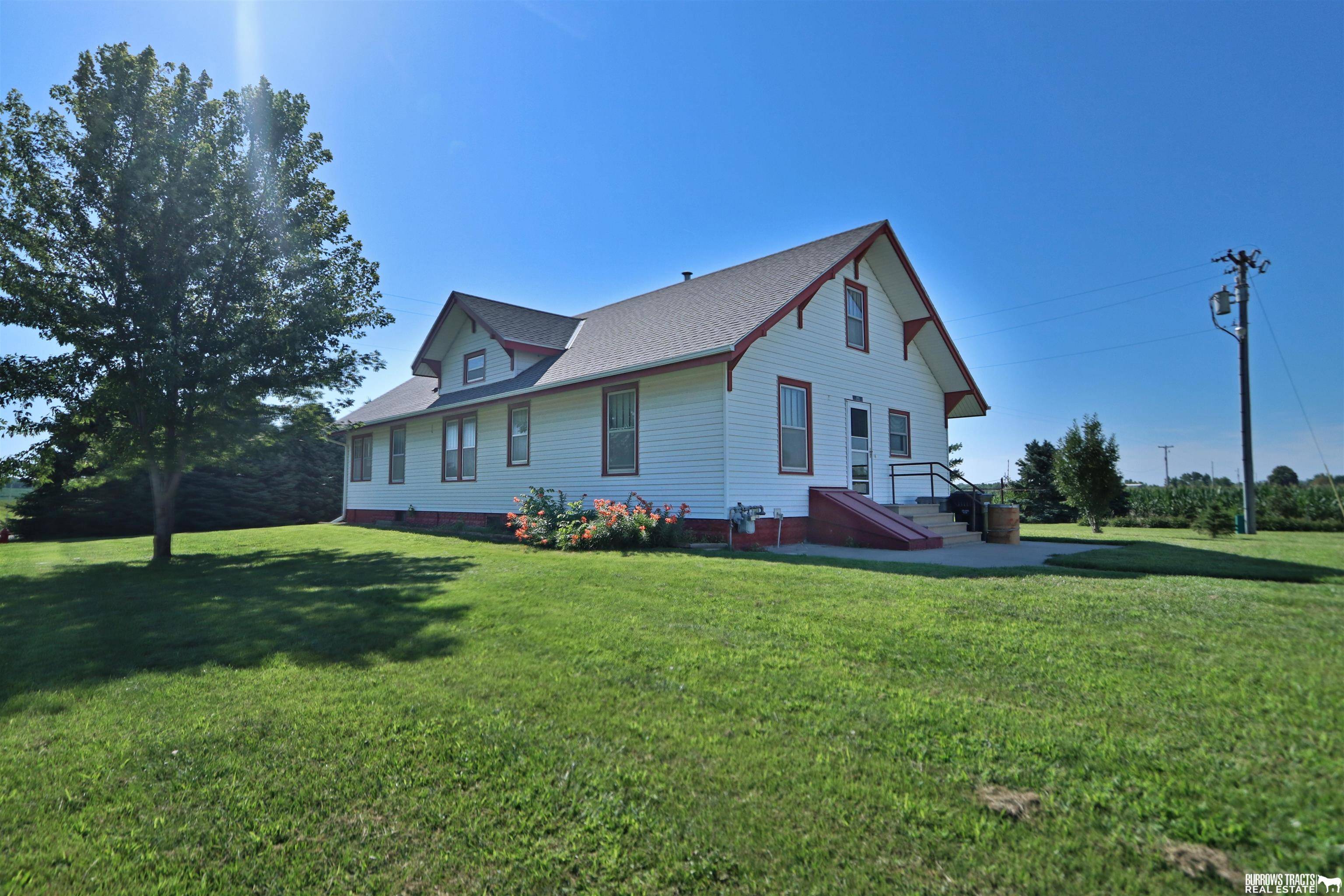 395 Locust Street, Sterling, NE 68443