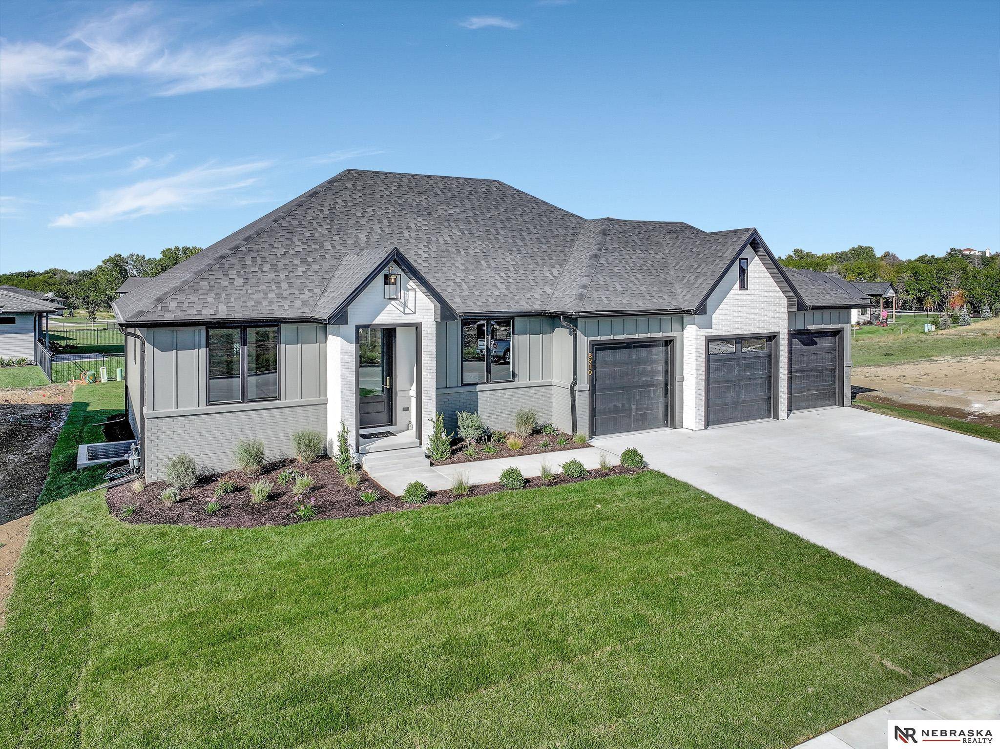 8910 Buckskin Court, Lincoln, NE 68520