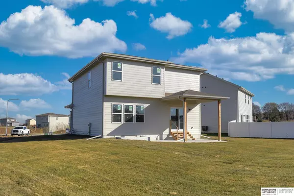 Omaha, NE 68136,18117 Sage Circle