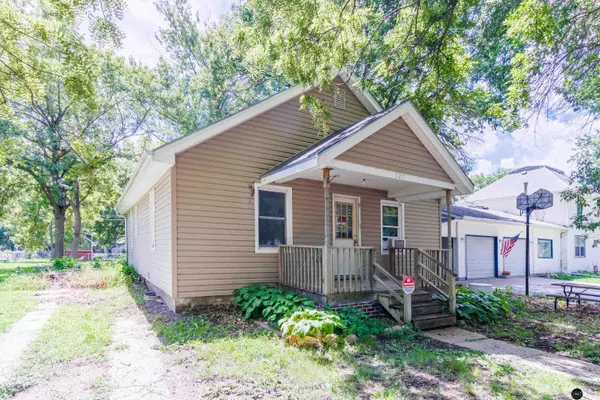 Malcolm, NE 68402,127 E 4th Street