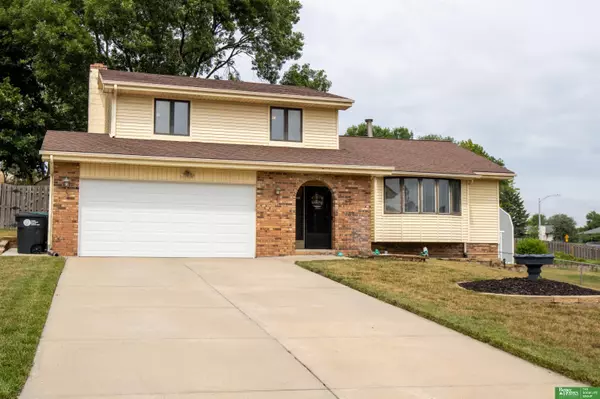 2914 S 160th Circle, Omaha, NE 68130