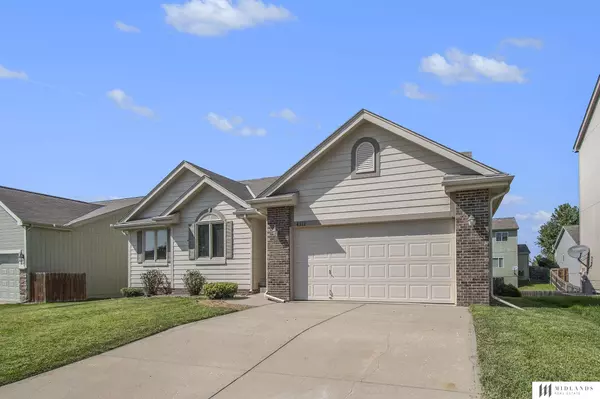 4512 Waterford Avenue, Papillion, NE 68133