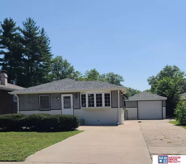 6121 Gladstone Street, Lincoln, NE 68507