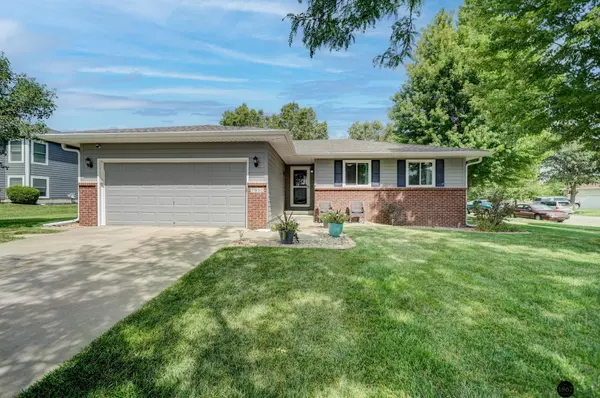 7950 Karl Drive, Lincoln, NE 68516