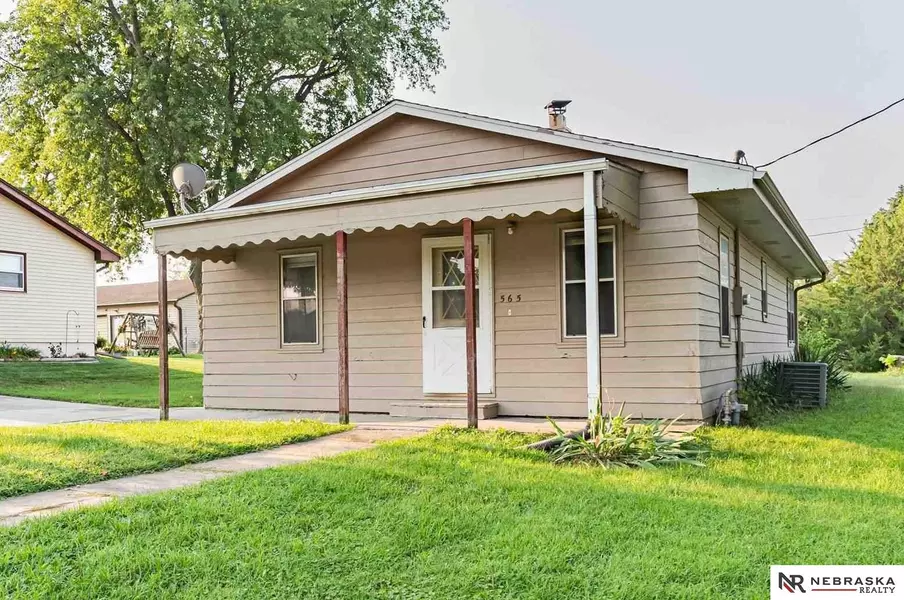 565 Cedar Street, Springfield, NE 68059