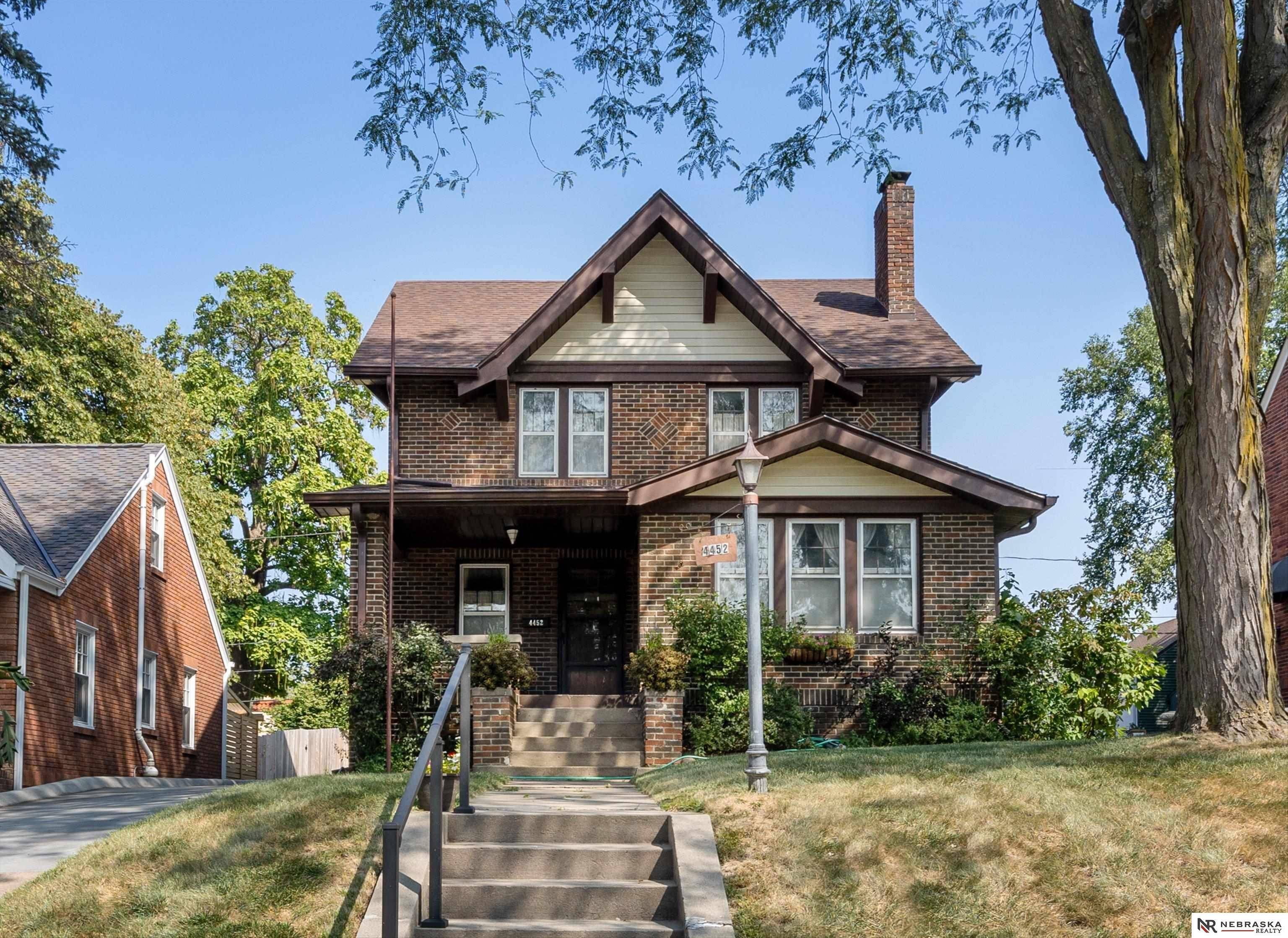 4452 Woolworth Avenue, Omaha, NE 68105