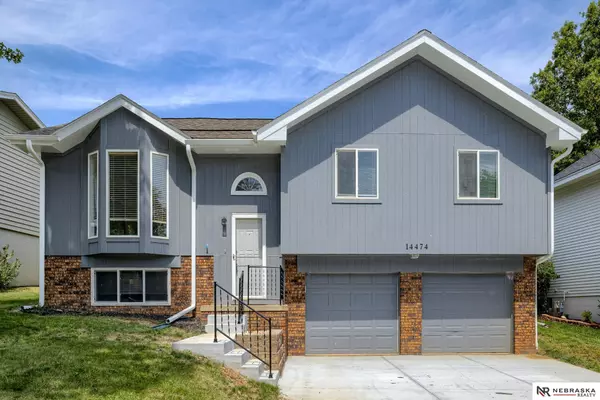 14474 Oak Street, Omaha, NE 68144